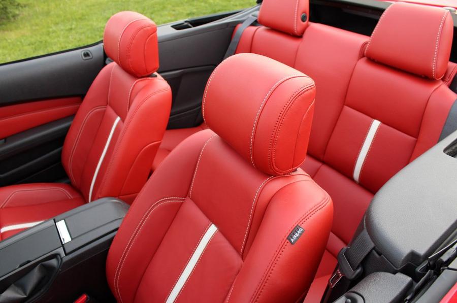  Ford Mustang GT Convertible 2013 года  (фото 24 из 65)